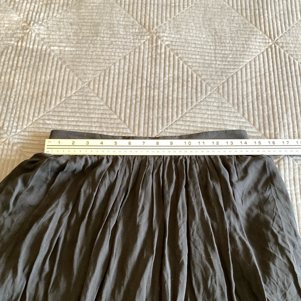 Aritzia Talula Women's Black Midi A-Line Skirt with Pleated High-Low Hem Size M - Picture 10 of 13